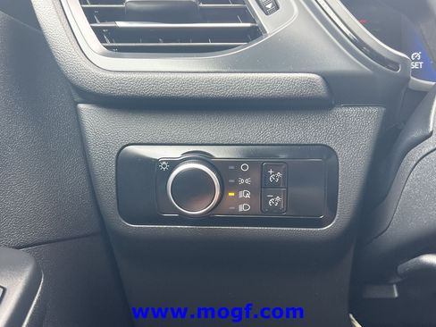 Used 2025 Ford Escape ST-Line FWD image 16
