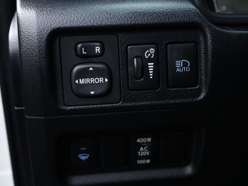 Used 2020 Toyota 4Runner SR5 Premium w/ Moonroof Package AWD/4WD image 11
