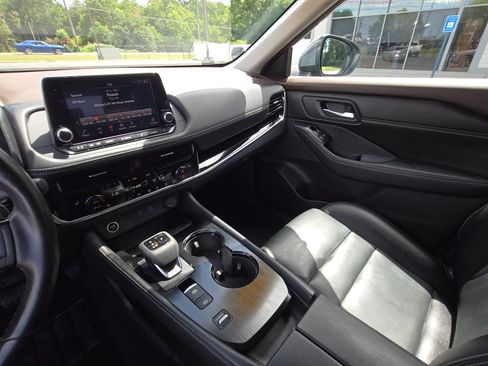 Used 2022 Nissan Rogue SL FWD image 24