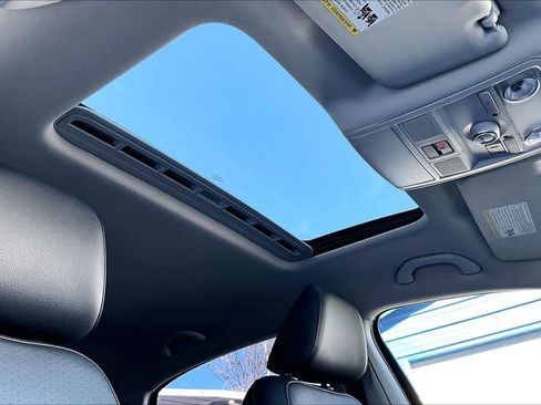 Used 2018 Volkswagen Passat 2.0T SE image 13