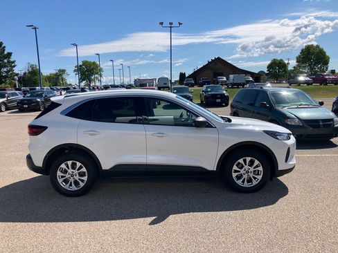 Used 2023 Ford Escape Active AWD/4WD image 5