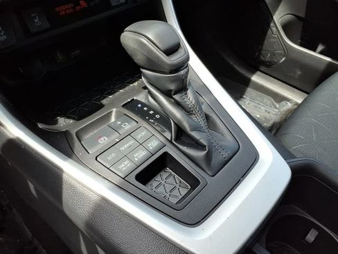 Used 2022 Toyota RAV4 XLE w/ Convenience Package AWD/4WD image 18