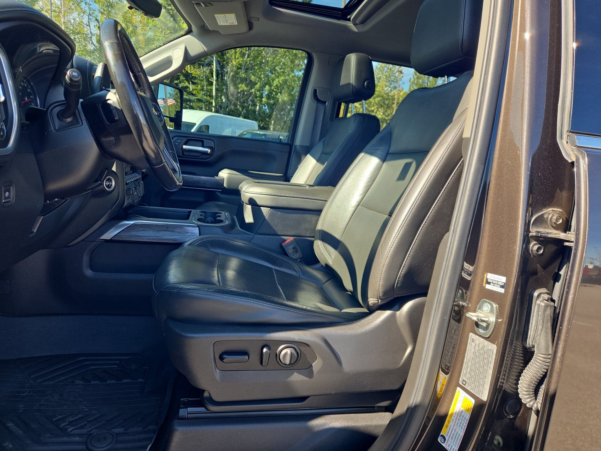 Used 2020 Chevrolet Silverado 2500 LTZ w/ LTZ Plus Package AWD/4WD image 22