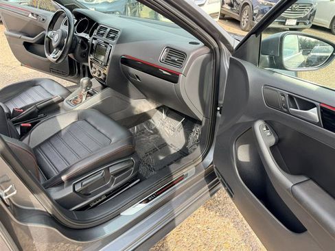 Used 2017 Volkswagen Jetta GLI FWD image 11