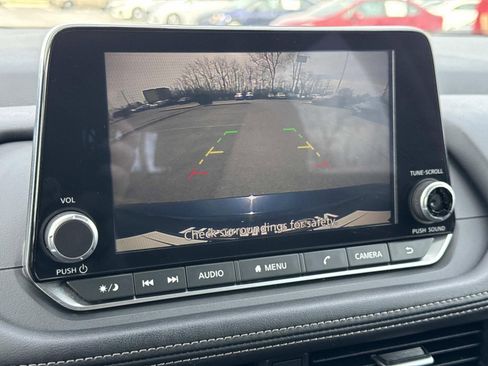 Used 2024 Nissan Rogue SV image 10