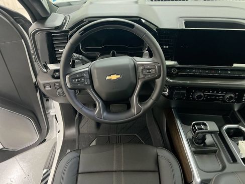 Used 2024 Chevrolet Silverado 1500 High Country w/ High Country Premium Package AWD/4WD image 21