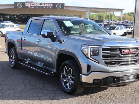 Used 2023 GMC Sierra 1500 SLT w/ SLT Premium Package AWD/4WD image 1
