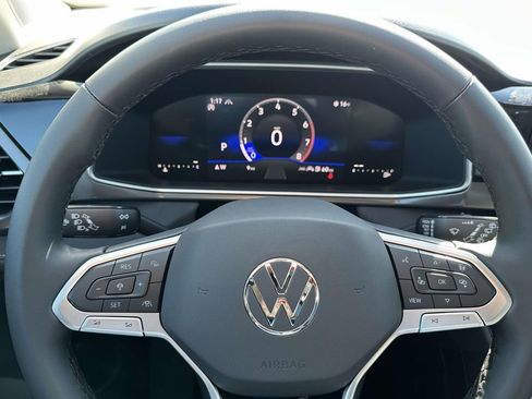 New 2025 Volkswagen Taos SE AWD/4WD image 17