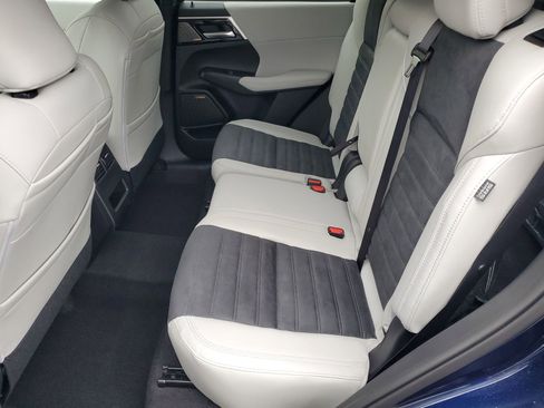 New 2026 Mitsubishi Outlander SE image 21