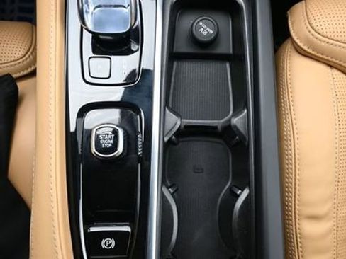 Used 2023 Volvo XC90 B6 Ultimate w/ Protection Package Premier AWD/4WD image 12