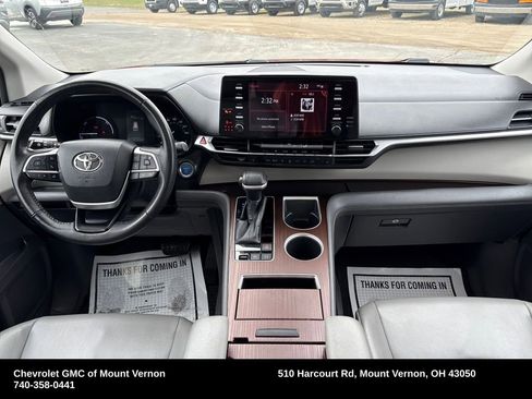 Used 2021 Toyota Sienna XLE image 15