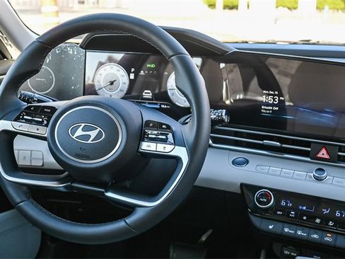 New 2026 Hyundai Elantra Limited image 18