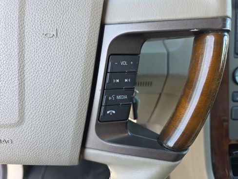 Used 2014 Lincoln Navigator Base image 31