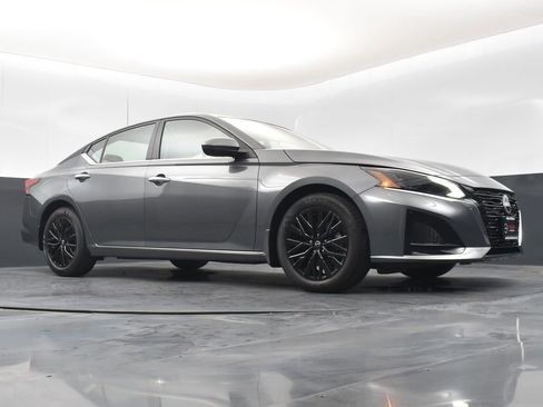 New 2025 Nissan Altima 2.5 SV w/ SV Special Edition Package image 35