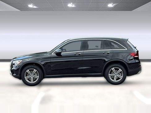 Certified 2022 Mercedes-Benz GLC 300 image 2