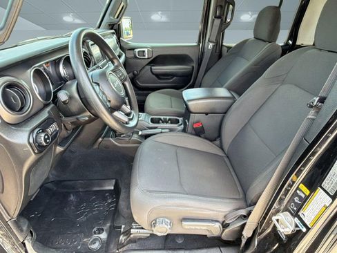 Used 2022 Jeep Gladiator Sport AWD/4WD image 5