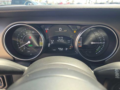 Used 2023 Jeep Wrangler Unlimited w/ Cold Weather Group AWD/4WD image 24