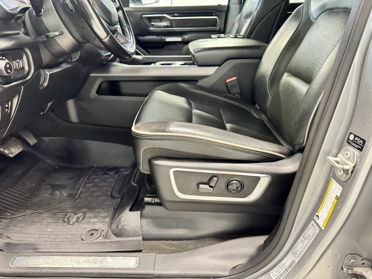 Used 2021 RAM 1500 Laramie w/ Sport Appearance Package AWD/4WD image 22