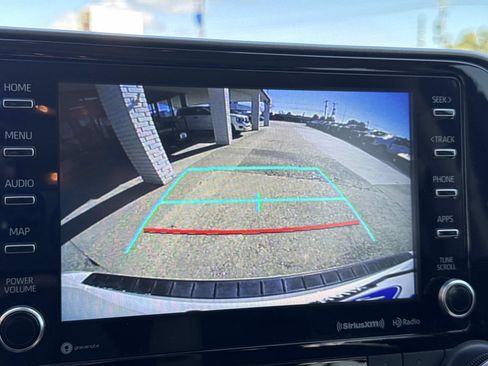 Used 2022 Toyota Highlander XLE image 26