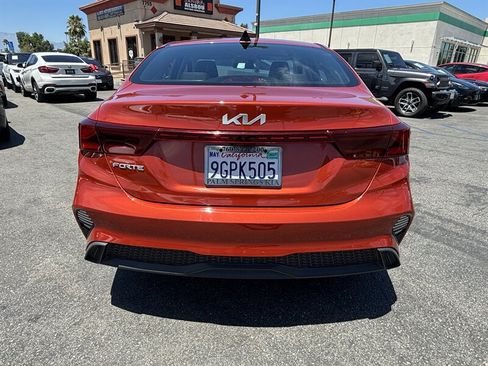 Used 2023 Kia Forte LXS w/ LXS Technology Package FWD image 5