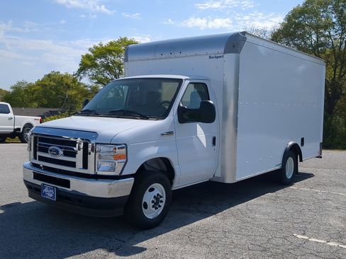 New 2025 Ford E-350 and Econoline 350 Super Duty w/ Power Equipment Group image 6