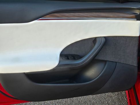 Used 2021 Tesla Model S Long Range image 9