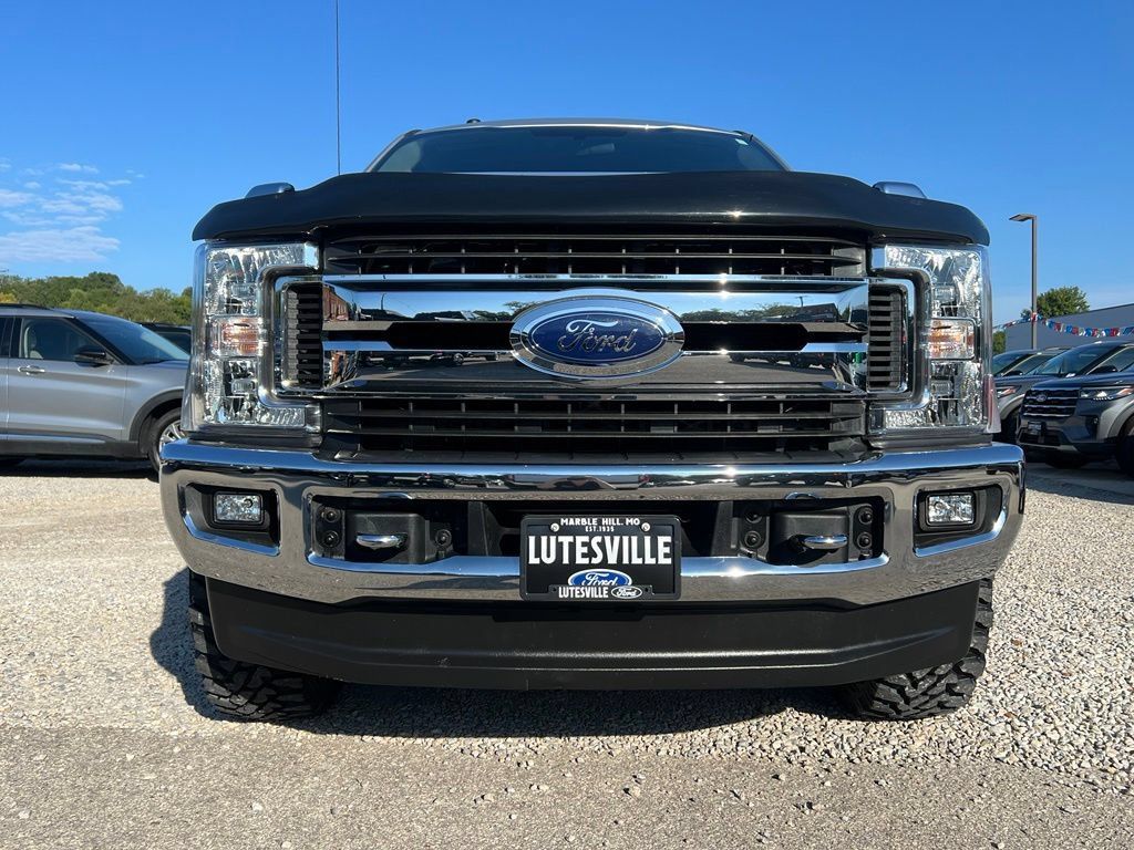 Used 2019 Ford F250 XLT w/ XLT Premium Package AWD/4WD image 3