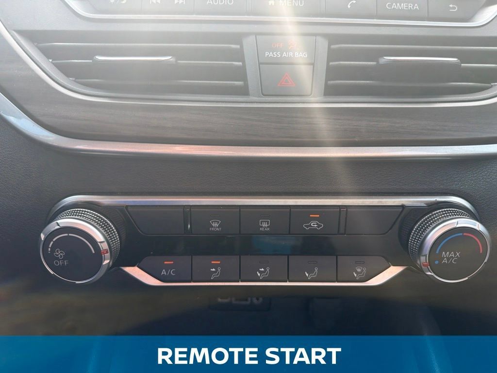 Used 2025 Nissan Altima 2.5 SV FWD image 6
