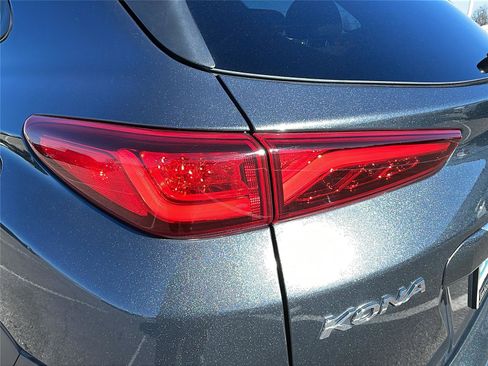 Used 2021 Hyundai Kona Limited image 11