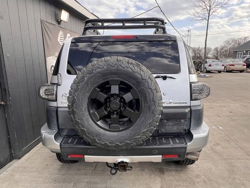 Used 2007 Toyota FJ Cruiser 4WD image 12