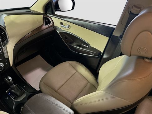 Used 2018 Hyundai Santa Fe Sport image 24