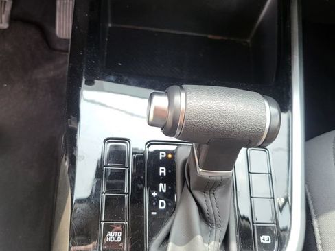 Used 2025 Kia Niro LX FWD image 6