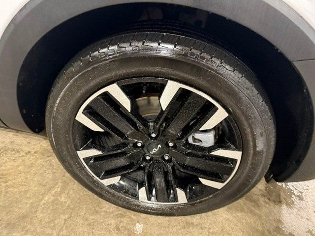 Used 2025 Kia Telluride SX AWD/4WD image 4