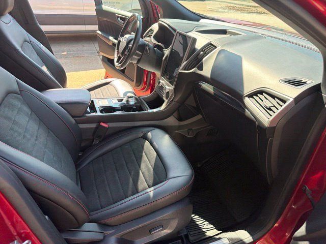 Used 2021 Ford Edge ST-Line AWD/4WD image 28