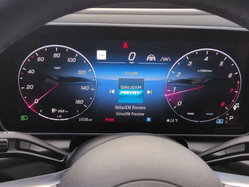 Used 2025 Mercedes-Benz GLC 300 4MATIC image 34