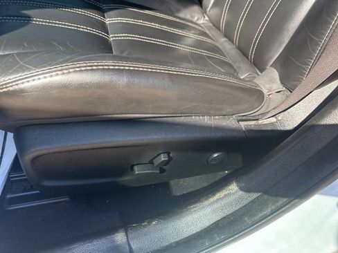 Used 2022 Chrysler 300 S RWD image 9