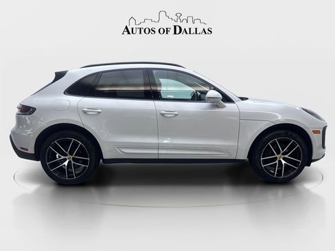 Used 2023 Porsche Macan AWD/4WD image 10