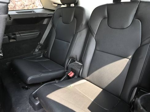 Used 2018 Volvo XC90 T6 Momentum w/ Convenience Package AWD/4WD image 7