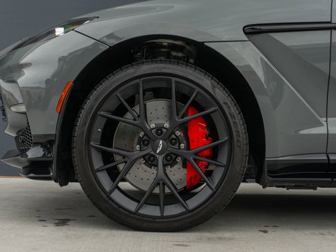 Used 2025 Aston Martin DBX 707 image 18