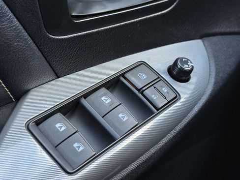 Used 2015 Toyota Sienna SE Premium FWD image 24
