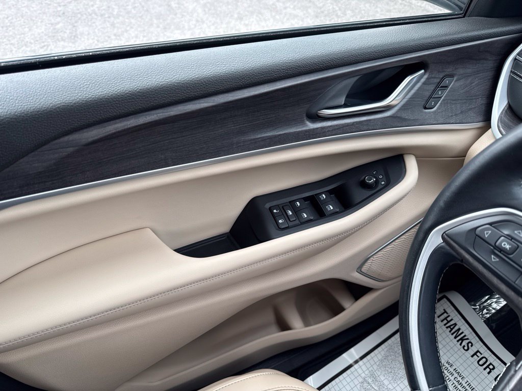 Used 2022 Jeep Grand Cherokee L Limited RWD image 18