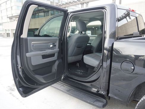 Used 2019 RAM 1500 Big Horn AWD/4WD image 40