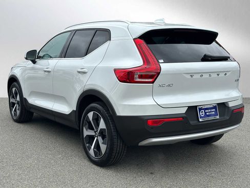 Used 2025 Volvo XC40 B5 Core w/ Protection Package Premier AWD/4WD image 5