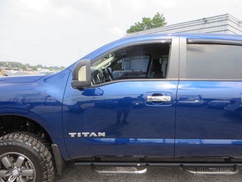 Used 2021 Nissan Titan SV w/ SV Convenience Package AWD/4WD image 39