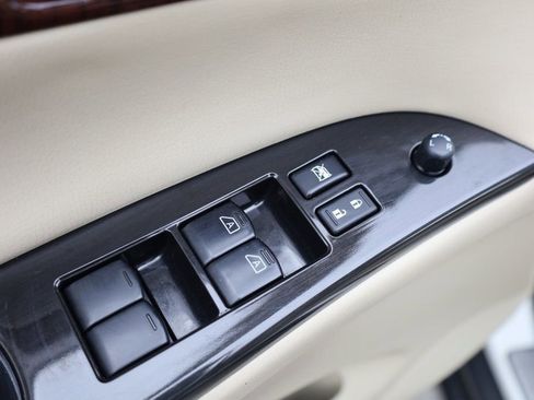 Used 2017 INFINITI QX50 AWD w/ Premium Plus Package image 36