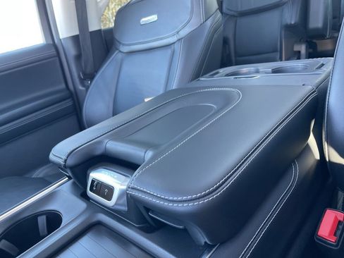 Used 2025 Ford Expedition Max Platinum image 21