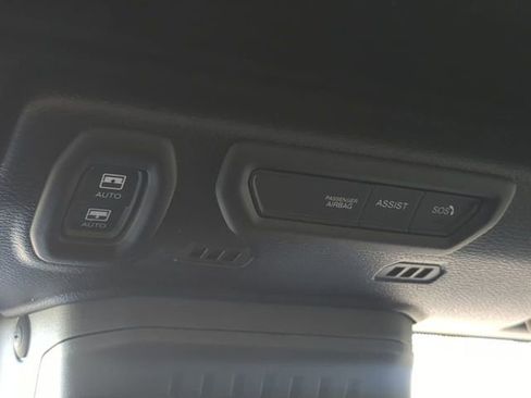 Used 2023 Jeep Wrangler Unlimited Sahara image 23