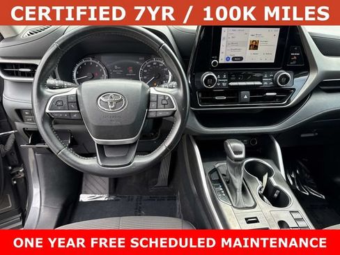 Used 2023 Toyota Highlander LE AWD/4WD image 17