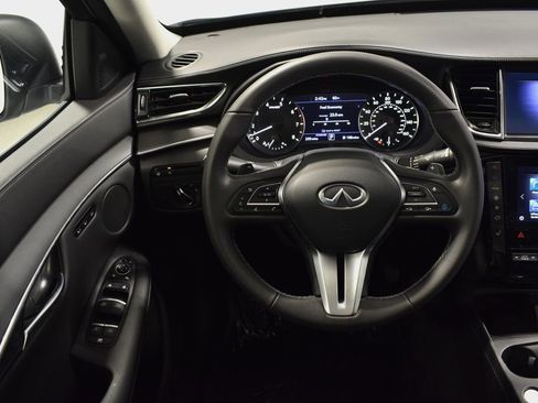 Certified 2025 INFINITI QX50 Luxe image 11