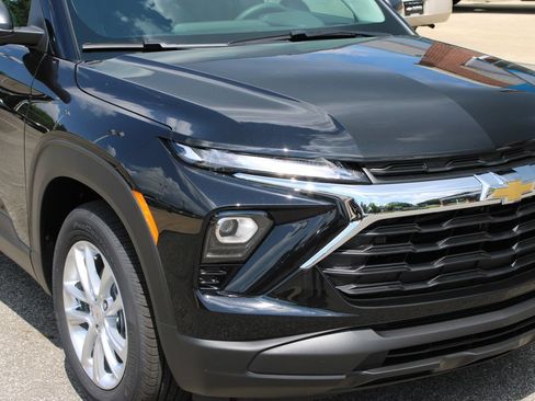 New 2026 Chevrolet TrailBlazer LS w/ LS Convenience Package FWD image 4
